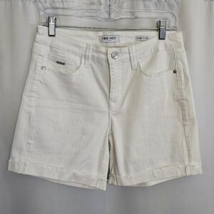 Women's Nine West size 6 white denim shorts modest